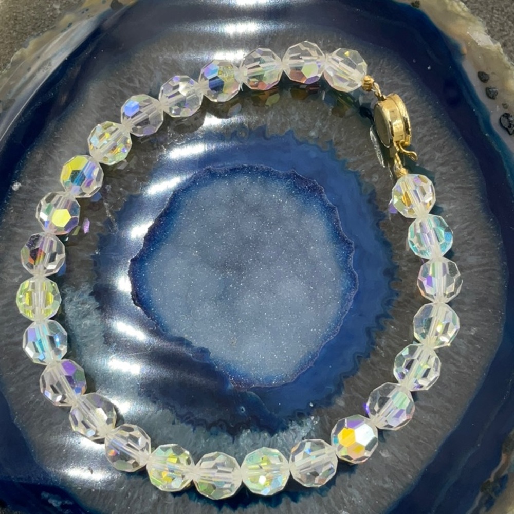 7” Aurora Borealis Sparkling Iridescent Beaded Bracelet With Gold Clasp - Picture 4 of 6